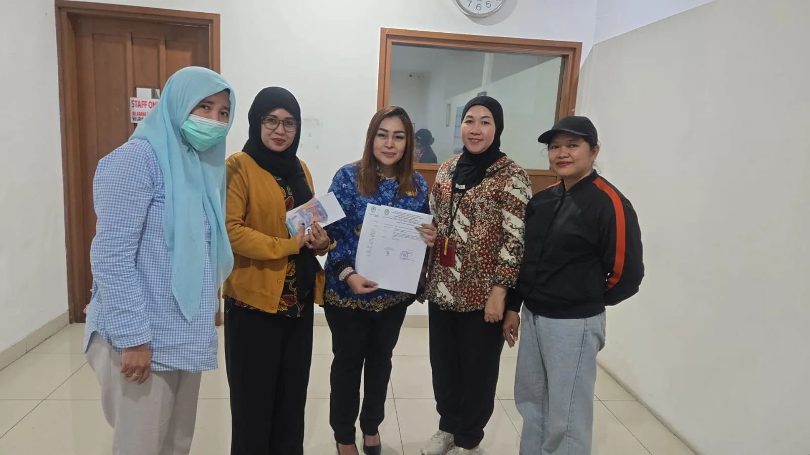 Ilustrasi berita: KERJA KOLEKTIF MENANG: Buruh Perempuan PT Tainan Akhirnya Dapat Hak Setelah Setahun Di-PHK Sepihak